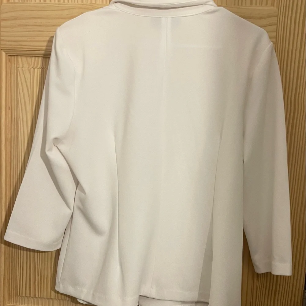 💎💎NYC Women's White Blazer